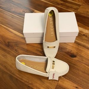 New- Calvin Klein Women's Leta